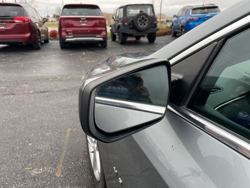 Used 2023 Chevrolet Malibu LT image 11