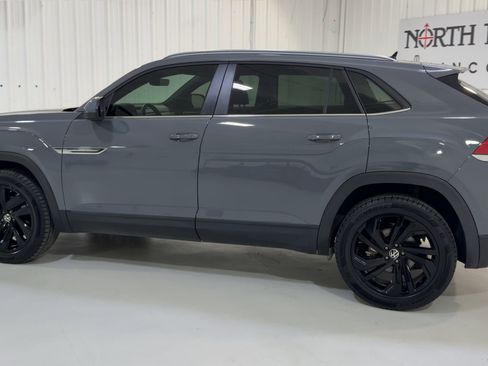 Used 2022 Volkswagen Atlas Cross Sport SE FWD image 7