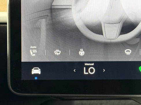 Used 2024 Tesla Model Y Long Range image 18