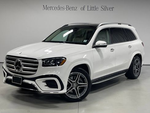 Used 2026 Mercedes-Benz GLS 450 4MATIC image 1