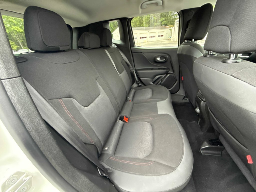 Used 2023 Jeep Renegade Trailhawk AWD/4WD image 30
