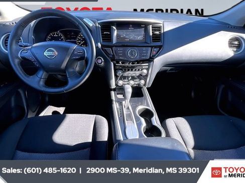Used 2020 Nissan Pathfinder SV w/ Cargo Package image 12