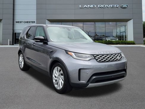 Certified 2024 Land Rover Discovery S image 2