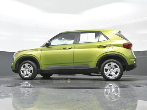 Used 2020 Hyundai Venue SE image 25