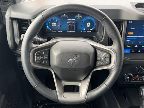 Used 2025 Ford Bronco Badlands image 18