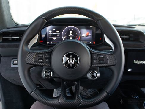 Used 2022 Maserati MC20 Coupe image 13