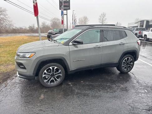 Used 2022 Jeep Compass Limited image 6