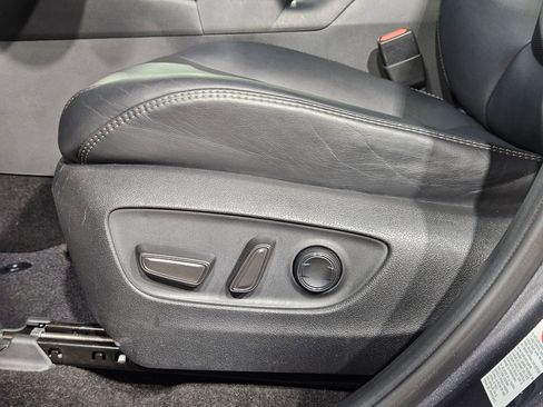 Used 2019 Toyota RAV4 Limited w/ Cold Weather Package FWD image 23
