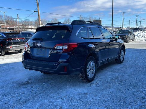 Used 2018 Subaru Outback 2.5i Premium image 5