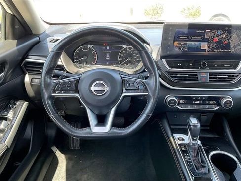 Certified 2023 Nissan Altima 2.0 SR FWD image 4