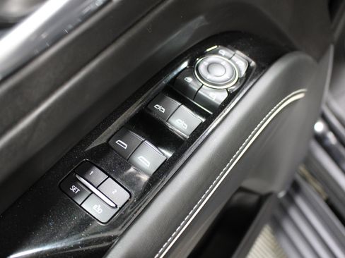 Used 2023 Cadillac Escalade ESV Sport Platinum AWD/4WD image 7