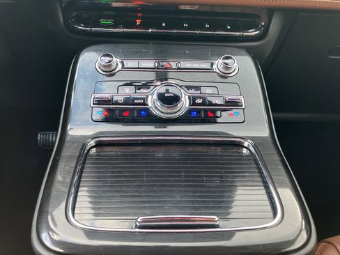 Used 2023 Lincoln Nautilus Reserve w/ Equipment Group 201A image 17