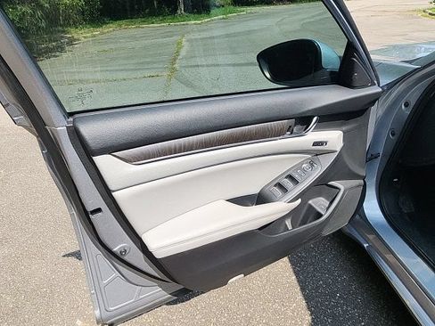 Used 2019 Honda Accord EX-L image 12