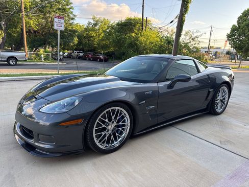 Used 2009 Chevrolet Corvette ZR1 w/ Preferred Equipment Group RWD image 32