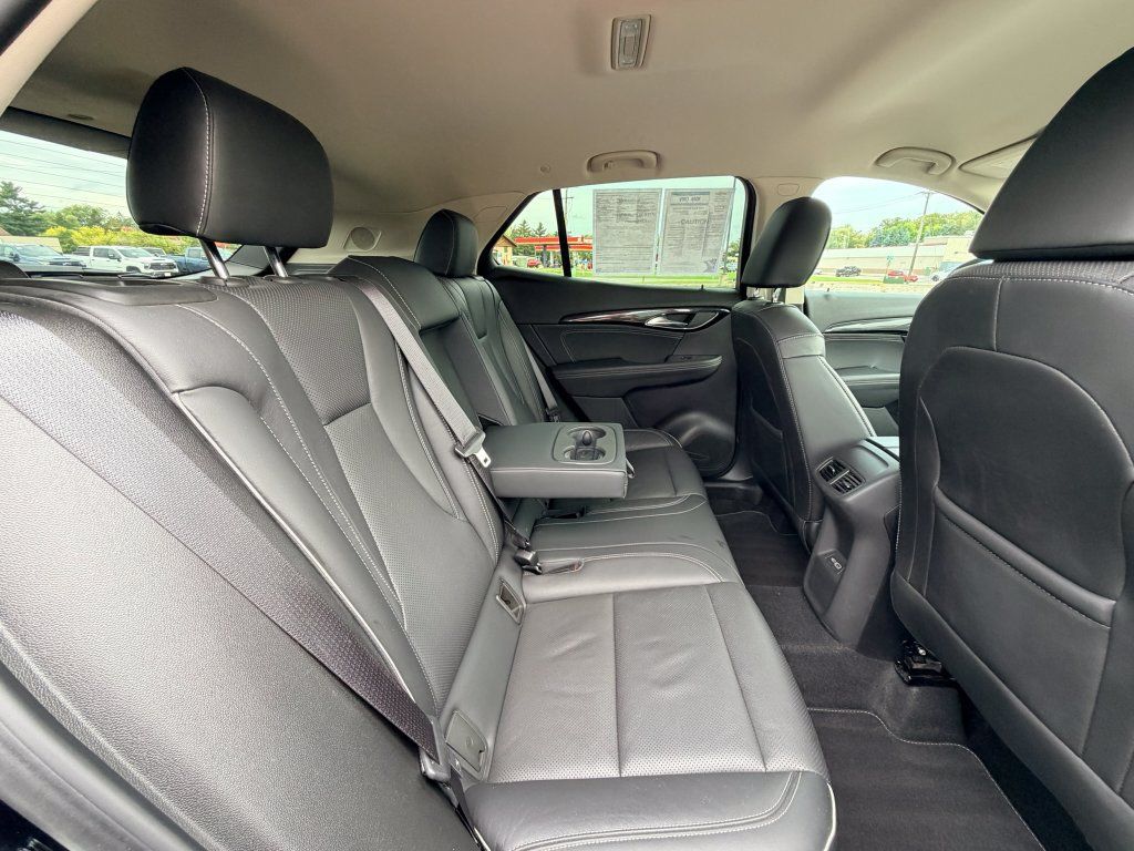 Used 2021 Buick Envision Essence w/ Technology Package I AWD/4WD image 10