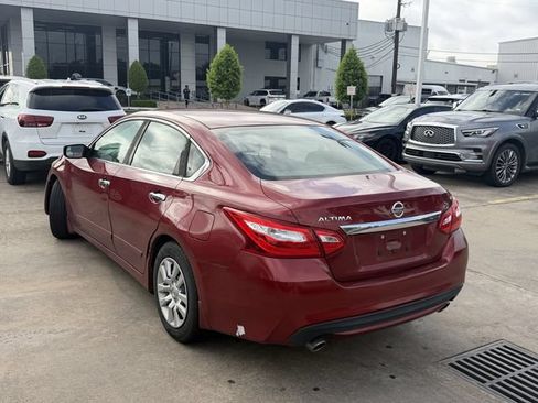 Used 2017 Nissan Altima 2.5 S w/ Power Driver Seat Package FWD image 7