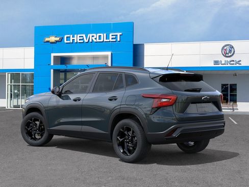 New 2026 Chevrolet Trax LT w/ Driver Confidence Package FWD image 3