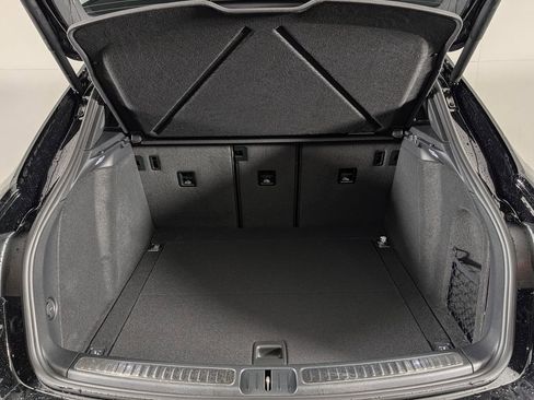 New 2026 Porsche Macan image 17