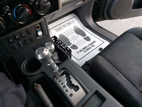 Used 2012 Toyota FJ Cruiser SR image 22