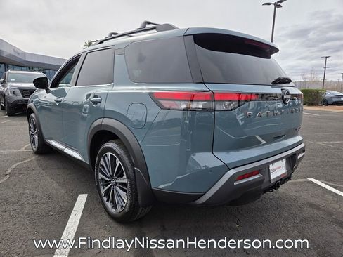 New 2026 Nissan Pathfinder Platinum image 3