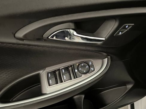 Used 2025 Chevrolet Malibu LT FWD image 11