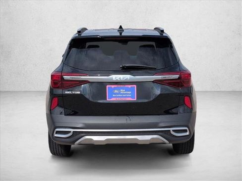 Used 2023 Kia Seltos EX AWD/4WD image 7