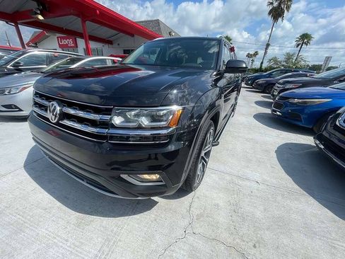 Used 2020 Volkswagen Atlas SEL R-Line AWD/4WD image 2
