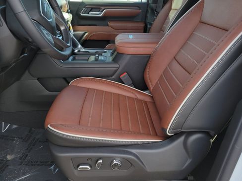 New 2026 GMC Sierra 2500 Denali Ultimate w/ Max Trailering Package image 6