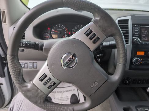 Used 2015 Nissan Frontier SV w/ SV Value Truck Package AWD/4WD image 21