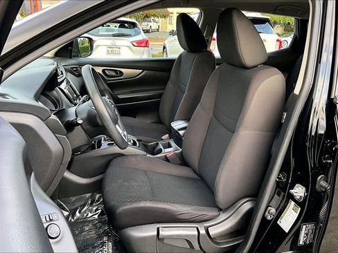 Used 2019 Nissan Rogue Sport S FWD image 21