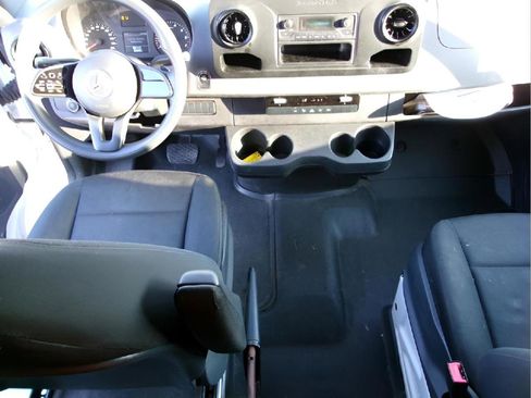 Used 2023 Mercedes-Benz Sprinter 2500 image 12