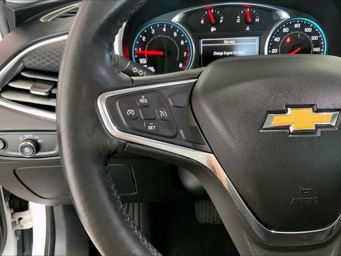 Used 2017 Chevrolet Malibu LT FWD image 22