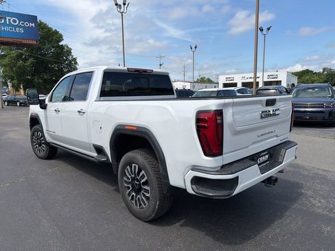 Used 2024 GMC Sierra 2500 Denali Ultimate AWD/4WD image 9