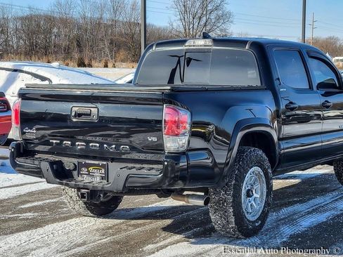 Used 2017 Toyota Tacoma Limited w/ Tow Package image 6