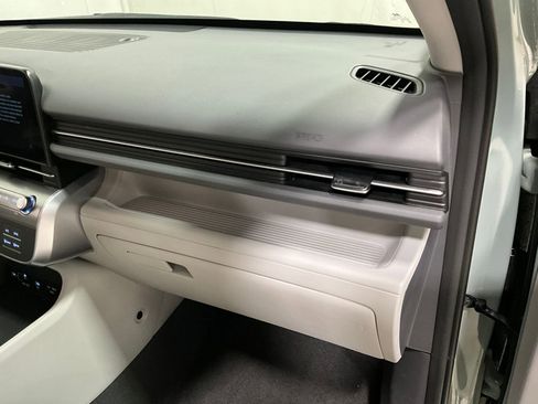 Used 2025 Hyundai Kona SEL image 16