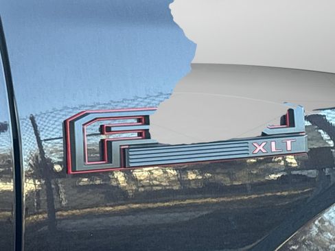 Used 2019 Ford F150 XLT w/ Equipment Group 302A Luxury image 9