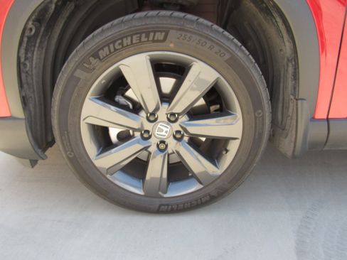 Used 2024 Honda Pilot Sport image 5