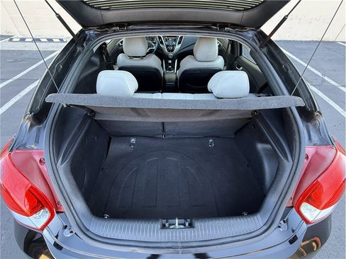 Used 2013 Hyundai Veloster w/ Style Pkg image 18