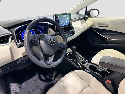 Used 2022 Toyota Corolla LE w/ Premium Interior Package FWD image 9