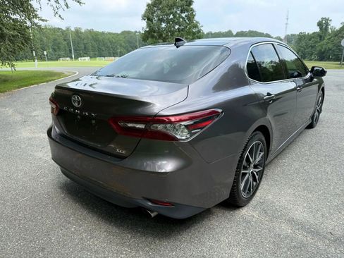 Used 2021 Toyota Camry XLE image 8