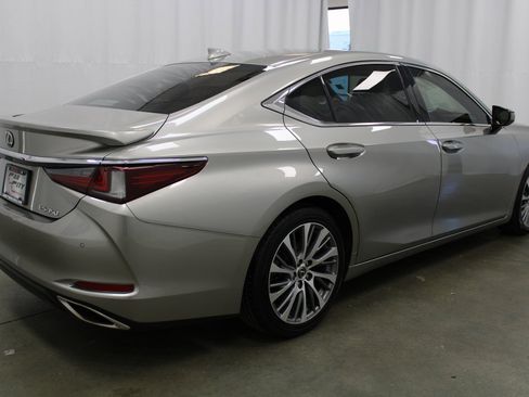 Used 2019 Lexus ES 350 w/ Premium Package image 6