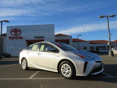 Used 2022 Toyota Prius L Eco image 14