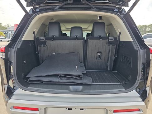 Used 2024 Nissan Pathfinder Platinum w/ Cargo Package image 13