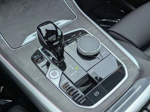 Used 2022 BMW X5 sDrive40i w/ Parking Assistance Package image 12