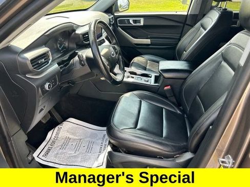 Used 2021 Ford Explorer XLT w/ Equipment Group 202A AWD/4WD image 13