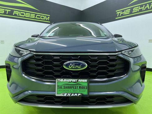 Used 2023 Ford Escape ST-Line AWD/4WD image 3
