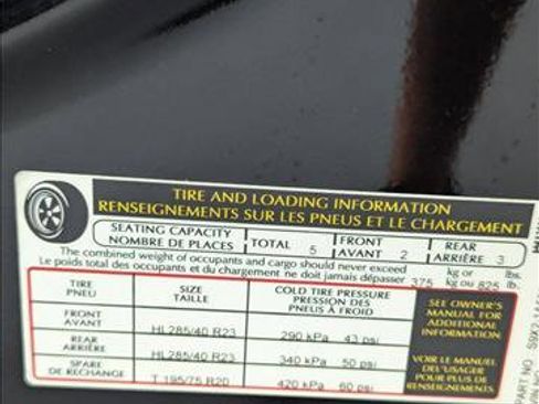 Used 2025 Land Rover Range Rover Sport SE image 18