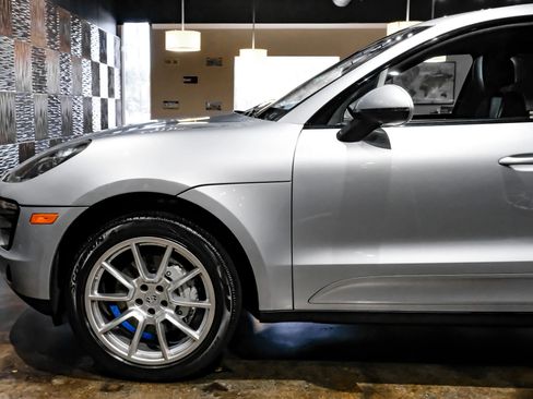 Used 2018 Porsche Macan S AWD/4WD image 10