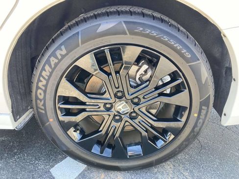 Used 2025 Honda Odyssey Sport-L image 13