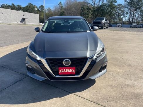 Used 2022 Nissan Altima 2.5 SV w/ SV Premium Package image 2